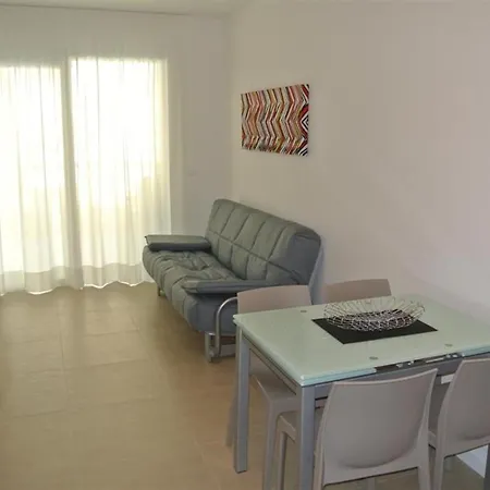 Comfy Flat 200m From The Apartment *